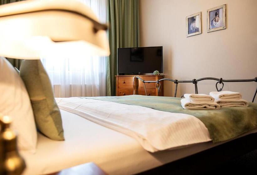 Fotos del hotel Pension Hattrick:  8