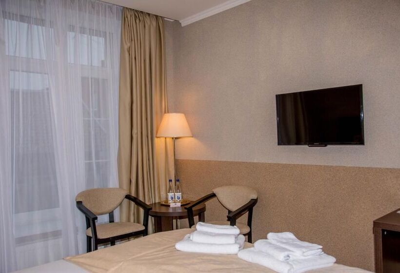 Otel Elisa Inn