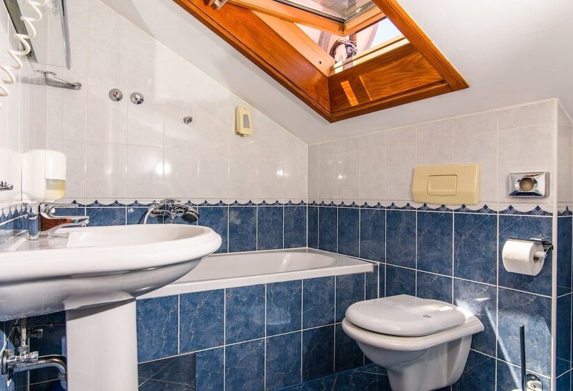 پانسیون Villa Jidro