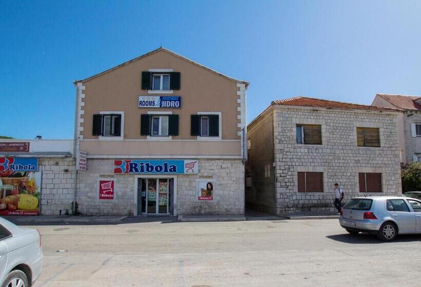 پانسیون Villa Jidro