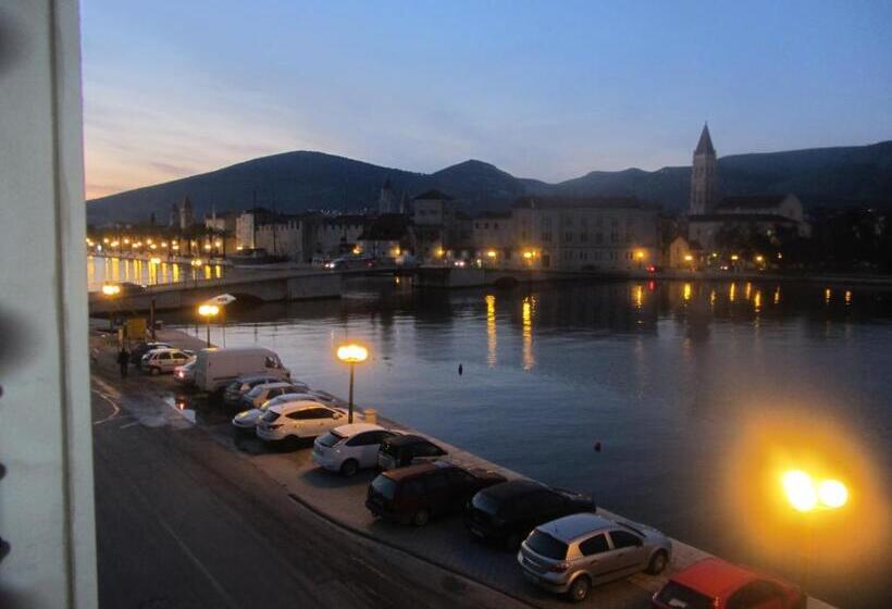 پانسیون Villa Jidro