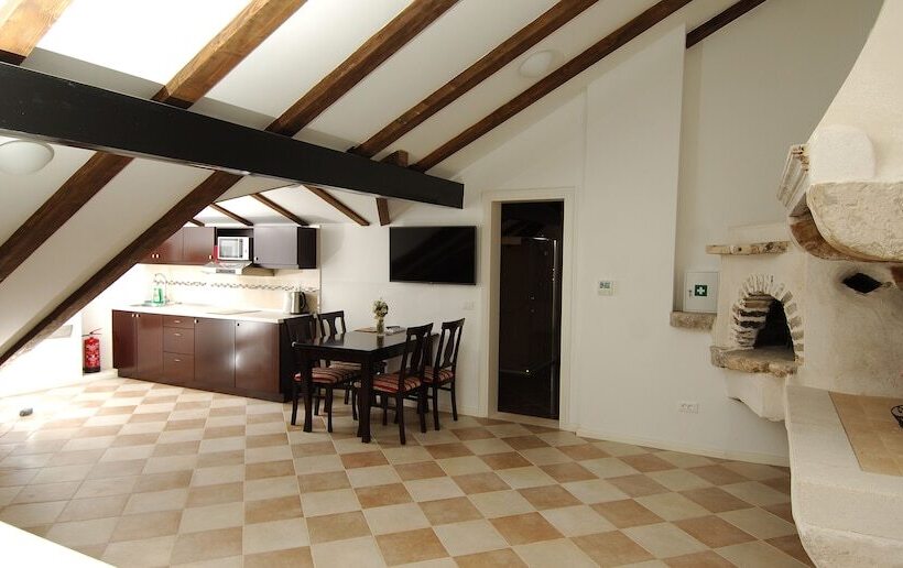 Sunce Palace Apartments With Free Offsite Parking