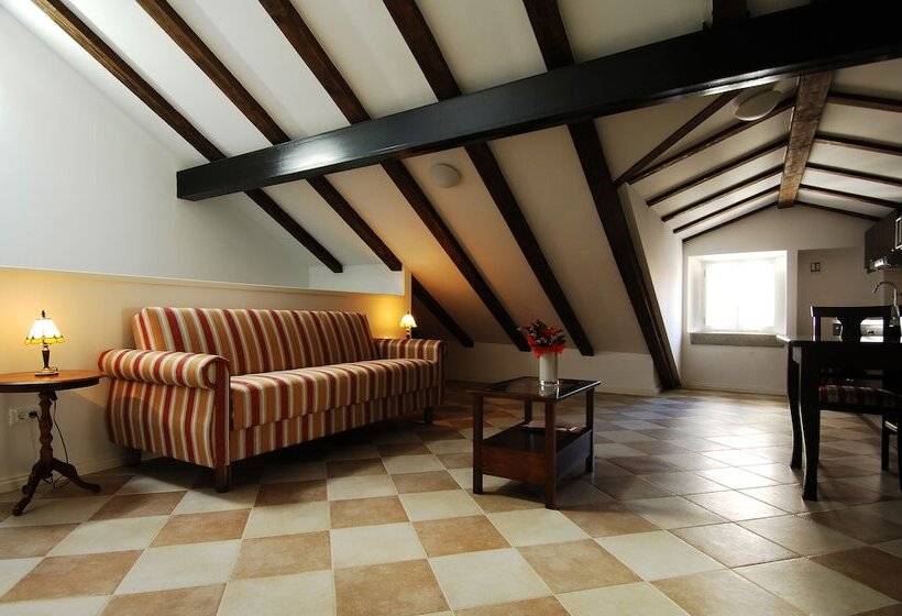 Sunce Palace Apartments With Free Offsite Parking