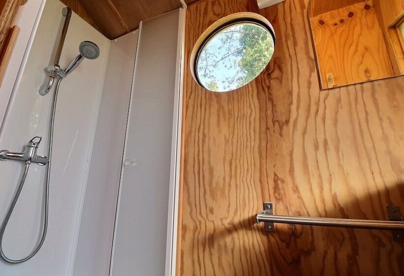 تختخواب و صبحانه Chambres & Roul Hotes De La Rance
