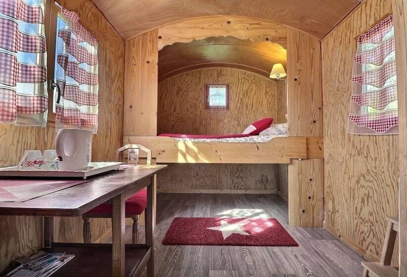 تختخواب و صبحانه Chambres & Roul Hotes De La Rance
