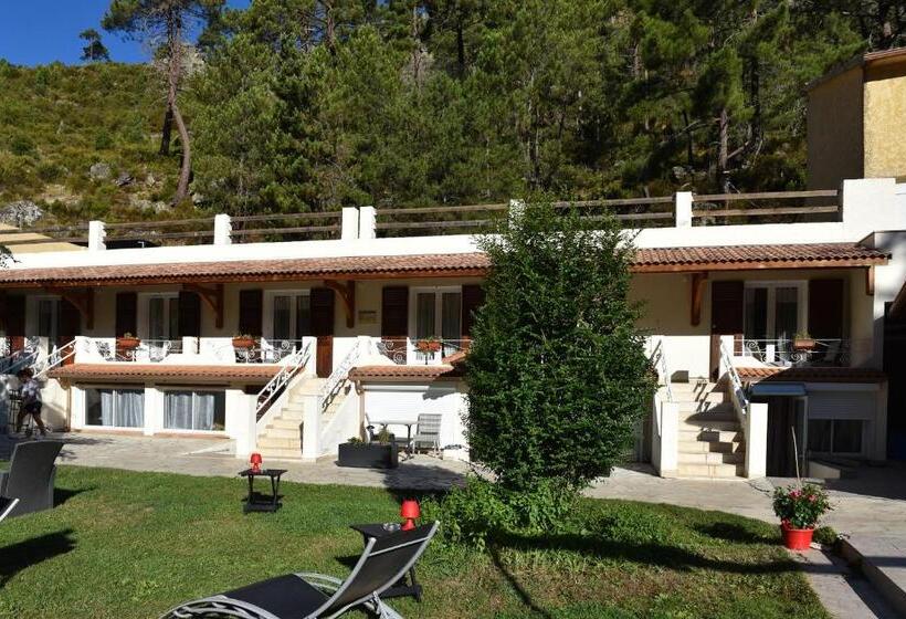 هتل Arena Restaurant Le Refuge