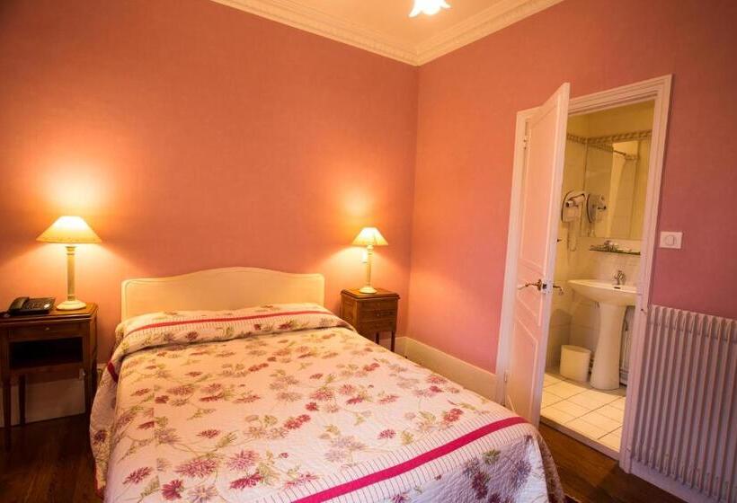 هتل La Villa Fleurie