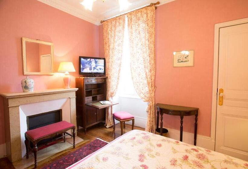 هتل La Villa Fleurie
