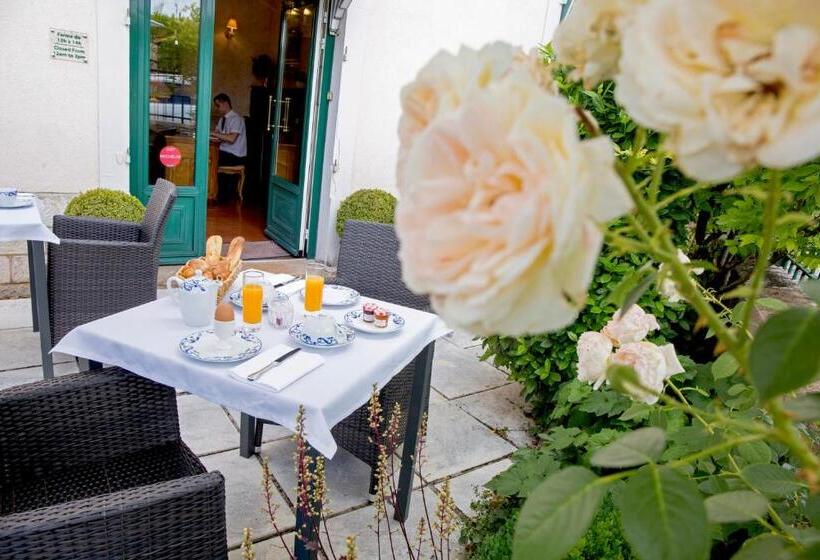 هتل La Villa Fleurie