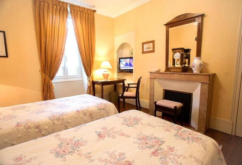 هتل La Villa Fleurie