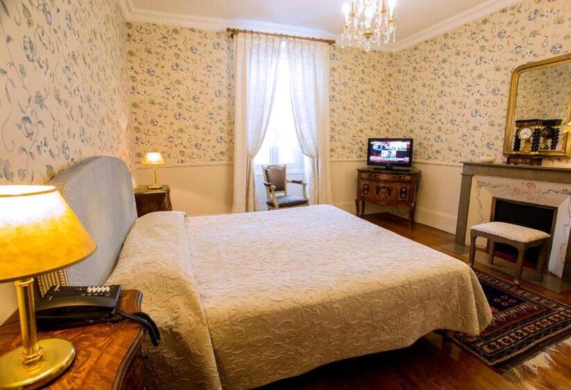 هتل La Villa Fleurie