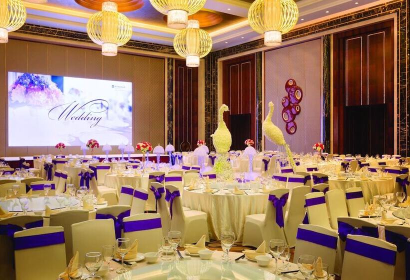 هتل Wyndham Urumqi North