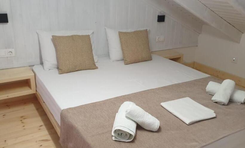 Apart Hotel Llazari