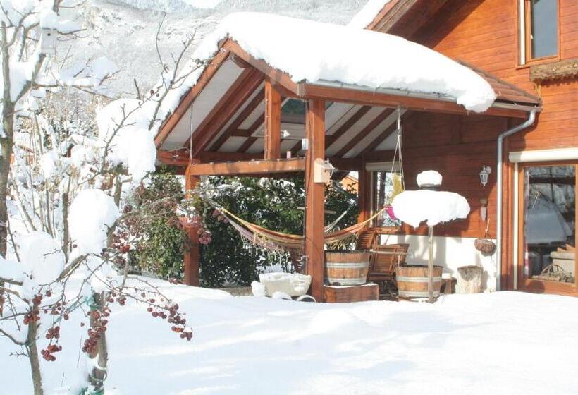 مبيت وإفطار Chambre D Hôtes Les Crets