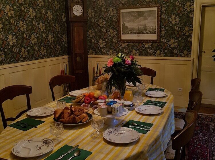 تختخواب و صبحانه Chez Louise