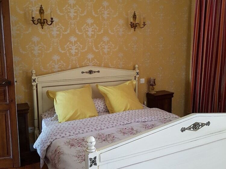 تختخواب و صبحانه Chez Louise