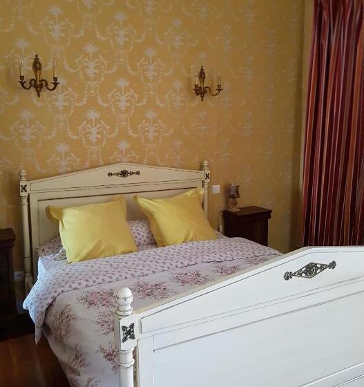 تختخواب و صبحانه Chez Louise