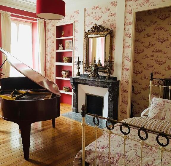 تختخواب و صبحانه Chez Louise