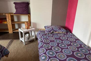 تختخواب و صبحانه La Chambre Du Voyageur