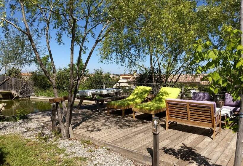 تختخواب و صبحانه Les Terrasses De Valensole