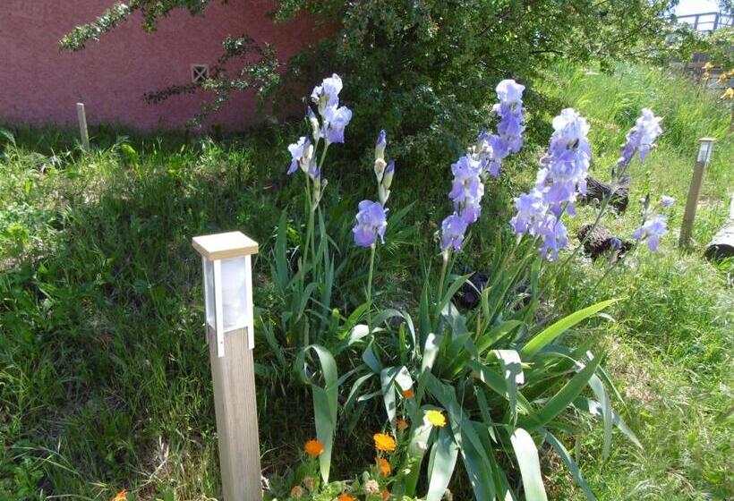 تختخواب و صبحانه Les Terrasses De Valensole