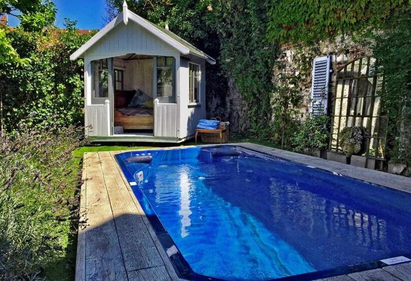 تختخواب و صبحانه Maison 76
