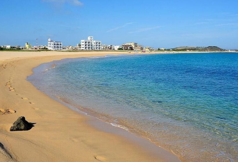 تختخواب و صبحانه The Domed Tile Bb