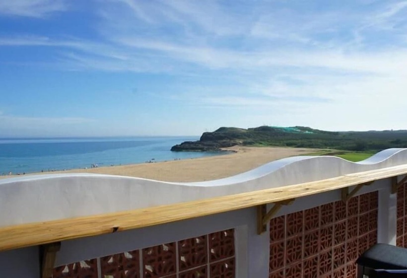 تختخواب و صبحانه The Domed Tile Bb