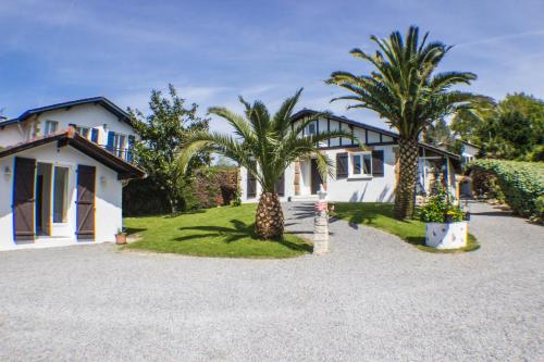 تختخواب و صبحانه Villa Yoda