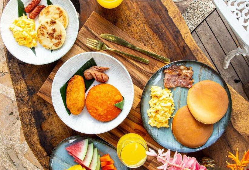 مسافرخانه Dreamer Palomino