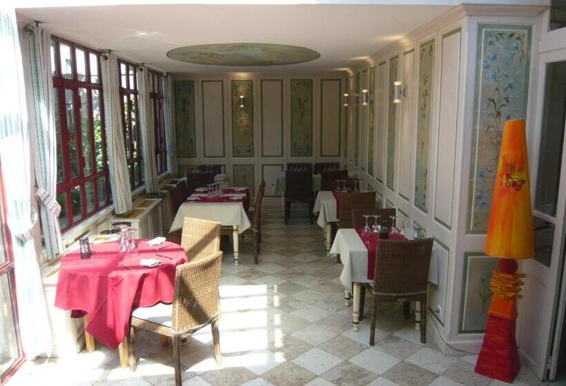 هتل Auberge De Correns