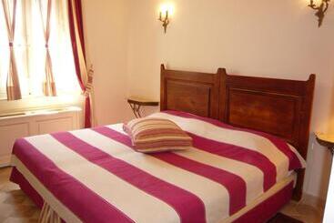 هتل Auberge De Correns