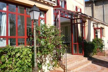 هتل Auberge De Correns