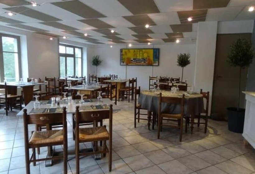 ホテル Hôtel Restaurant Du Pêcheur