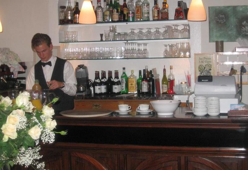 Отель Hôtel Restaurant Les Deux Frères