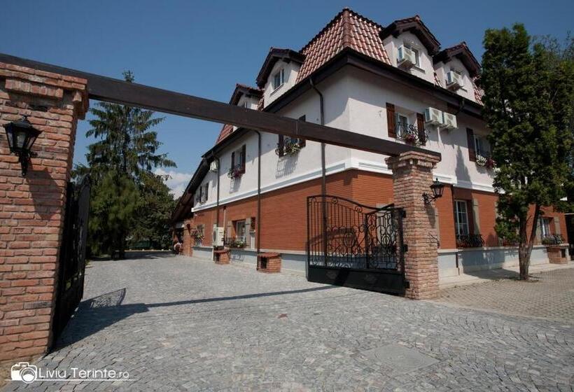 هتل Piazzetta Bacau