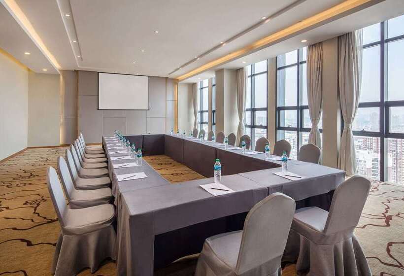 هتل Ramada Encore Wuhan