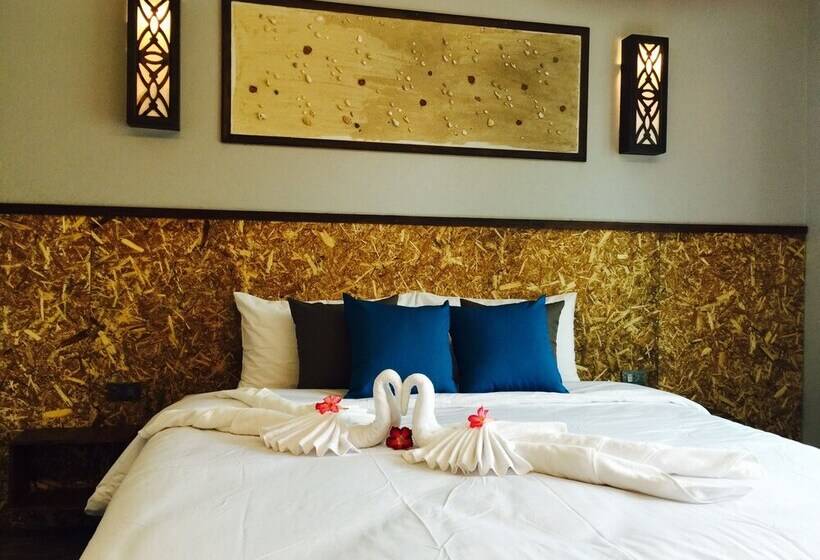 هتل The Hip Resort @ Phi Phi