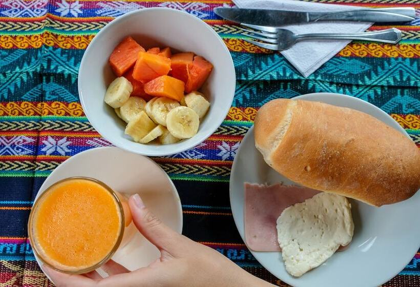 مسافرخانه Hosteria Colibri Aeropuerto