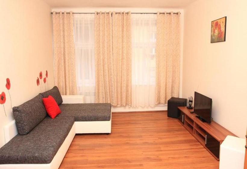 هتل Apartments Mikovec