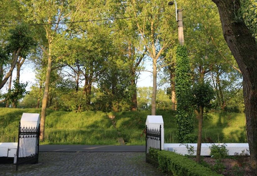 Отель B&b Pronkenburg