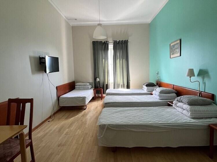 هتل Carlstad Sport Hostel