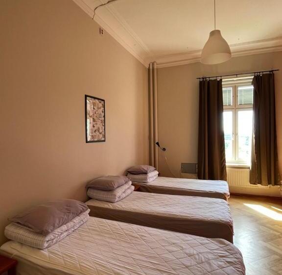 هتل Carlstad Sport Hostel