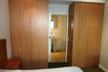 هتل Glaston House 206 Apartment