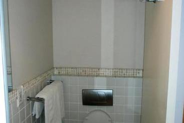 هتل Glaston House 206 Apartment