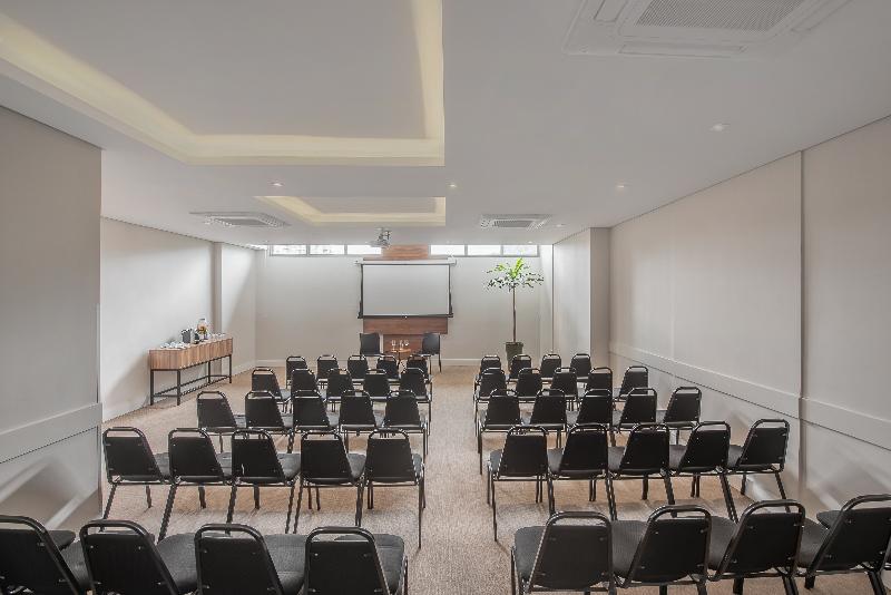 בית מלון כפרי Intercity Curitiba Centro Civico