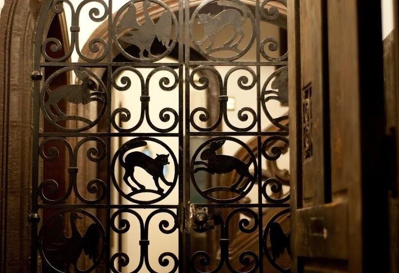 هتل Landay Hostel