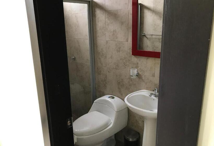 هتل Las Mercedes Airport Quito