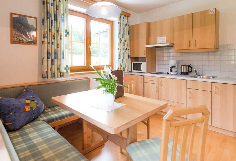 هتل Apartpension Kristall