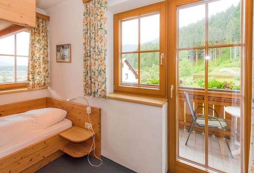 هتل Apartpension Kristall